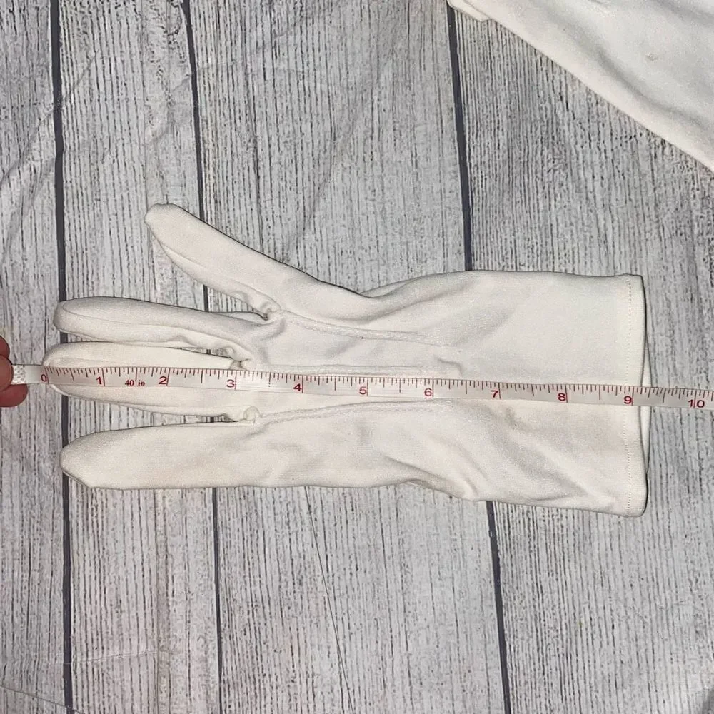 Vintage white gloves w/stitching on top of hand women sz small